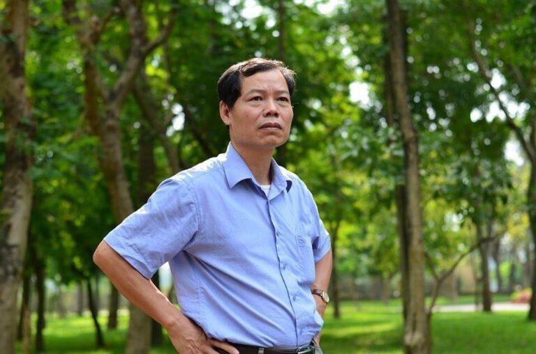 luật sư