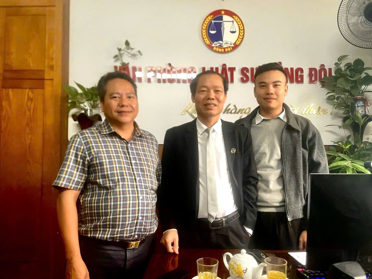 Bài dự thi: Con đường chạm đến hành trang nghề Luật sư của tôi 1 z7244986183736 2a6926bf57ff5e2fdd59ac1cb7bf5c41