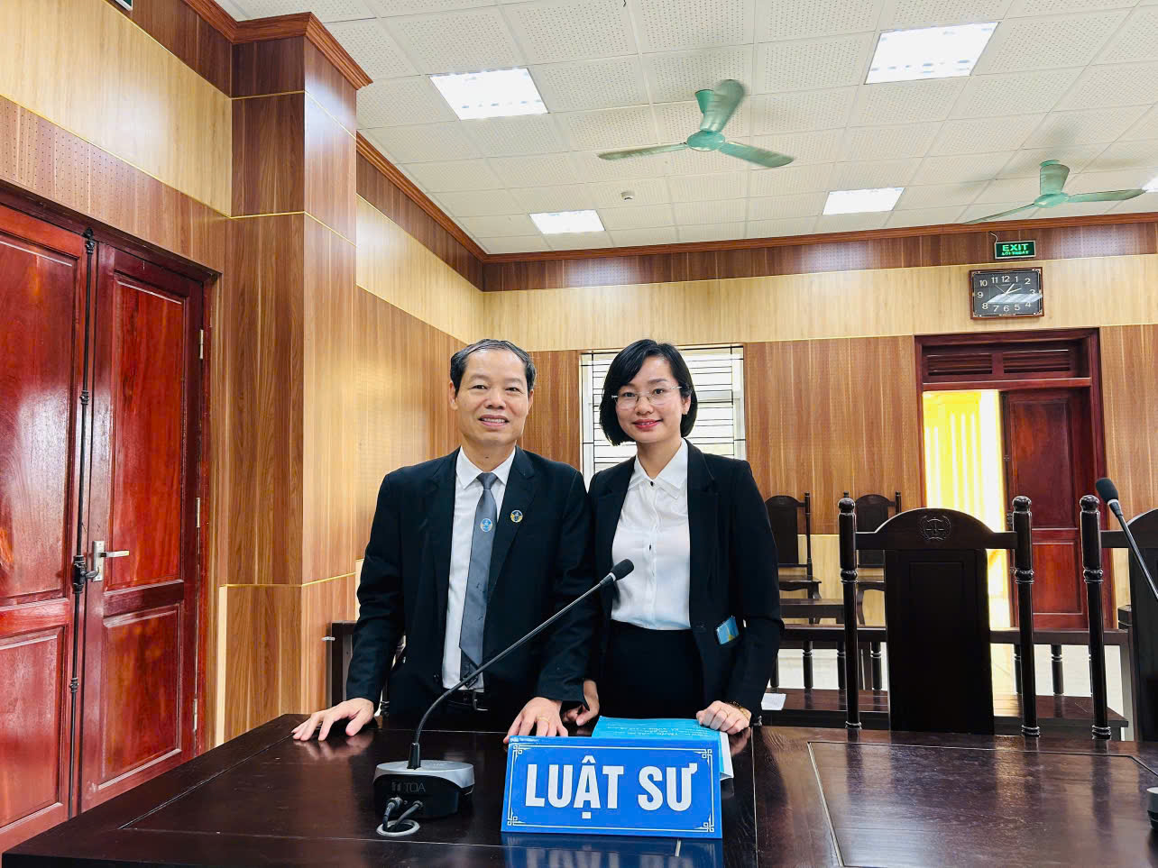 BÀI TEST LỚN NHẤT CỦA NGHỀ LUẬT SƯ: BẢO VỆ CHÍNH GIA ĐÌNH MÌNH 1 z7720691633787 61b23c2820de31d8a471c875eccb442c